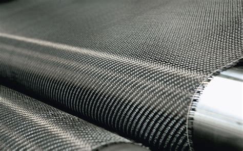  Carbon Fiber Reinforced Polymers:  Gelişmiş Yapılar İçin Hafif ve Dayanıklı Bir Çözüm Mü?